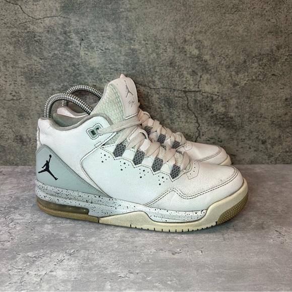 Nike Air Jordan Flight Origin Sneakers Womens sz 7 - white/grey - Picture 1 of 7